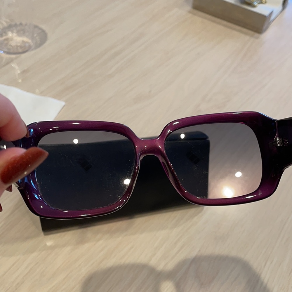 Fendi Sunglasses - Picture 13 of 16